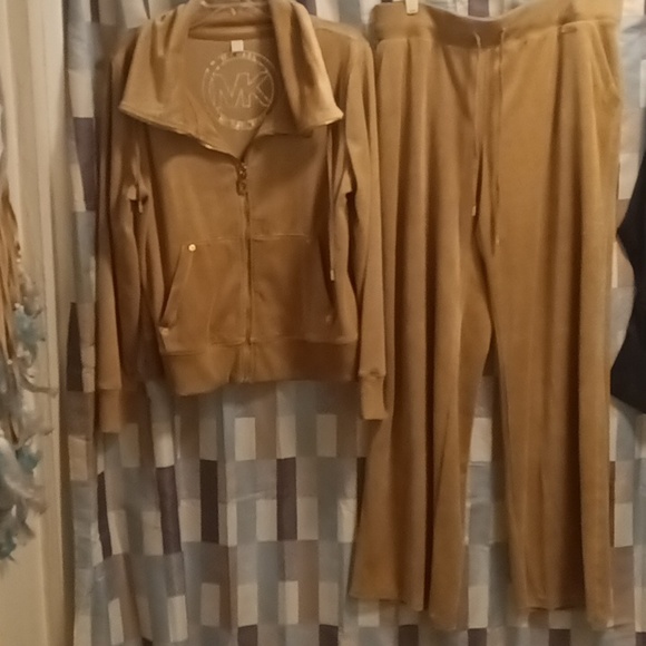 FINAL PRICE MICHAEL MICHAEL KORS tan pantsuit w gold hardware XL - Picture 7 of 15